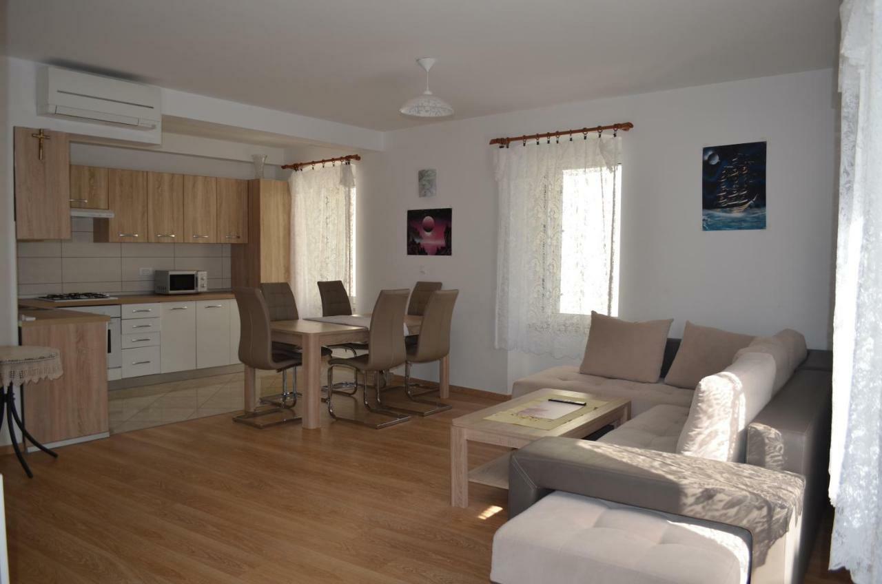 Apartment Michael Krk Town Eksteriør bilde