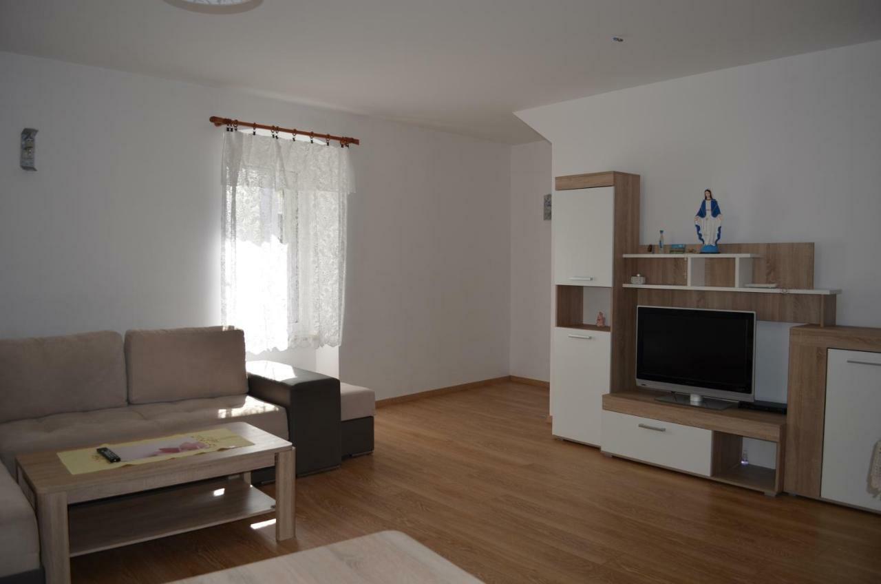Apartment Michael Krk Town Eksteriør bilde